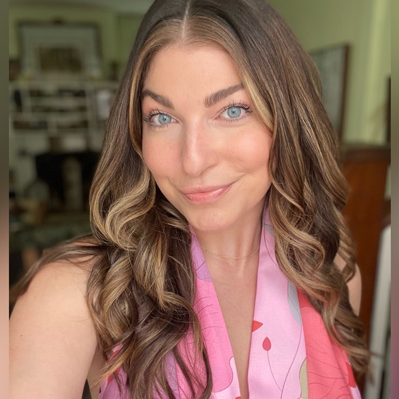 Meet your Posher, Sarah - Picture 1 of 2